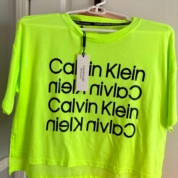 CALVIN KLEIN T-Shirt - Size Medium - Khaki - New With Tags - Women’s - Picture 1 of 3